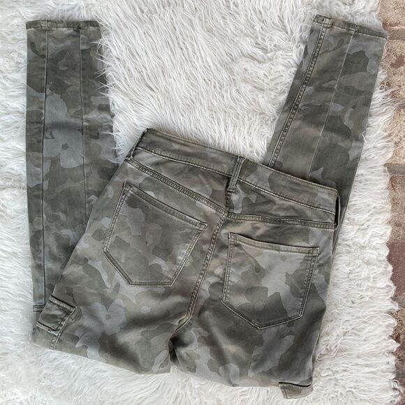 EUC Old Navy Rockstar Super Skinny High Rise Secret Slim Pockets Cameo Size 4 - Picture 6 of 8